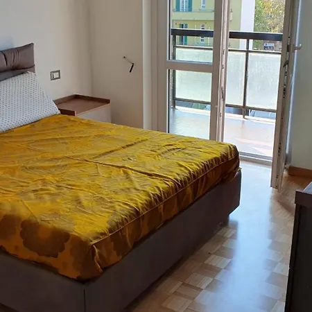 House Bocconi شقة