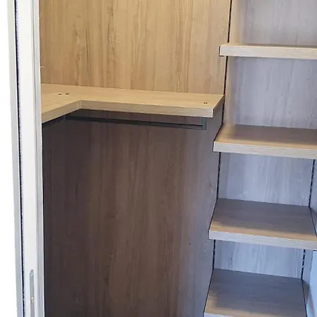 House Bocconi شقة